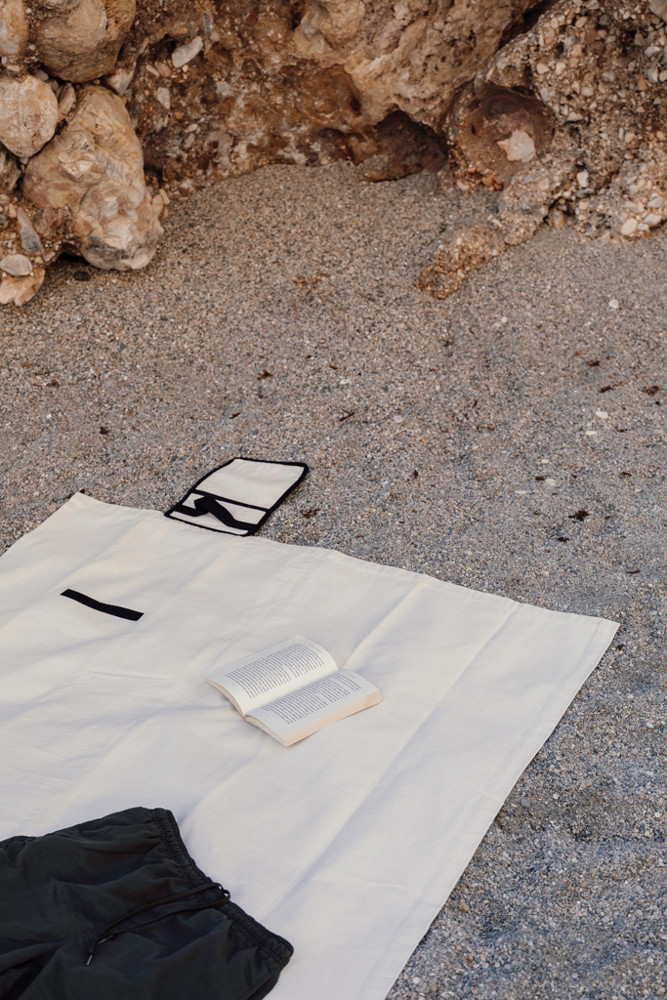 VINGA Volonne AWARE™ recycled canvas picknickkleed