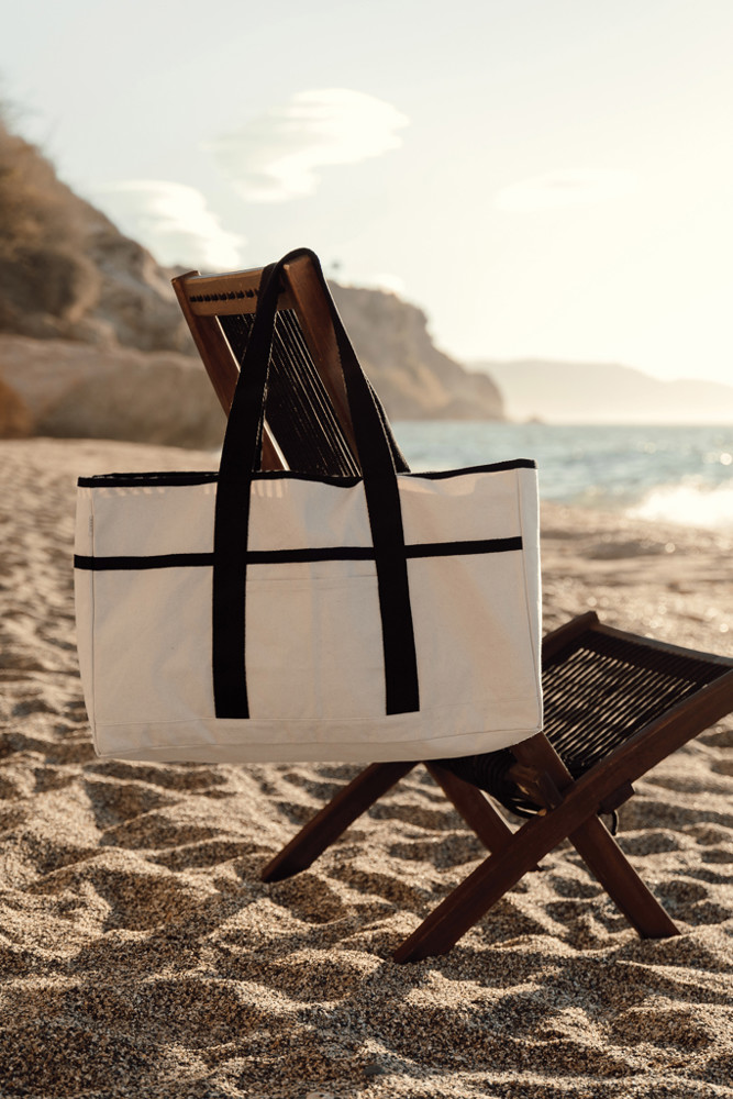 VINGA Volonne AWARE™ recycled canvas strandtas