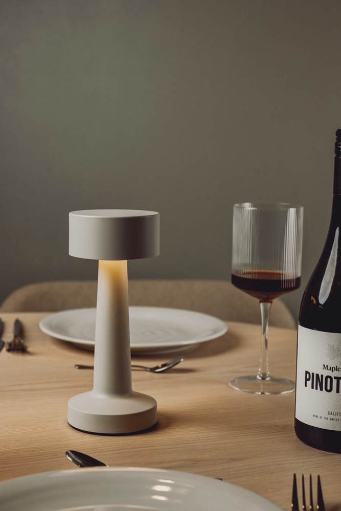 VINGA Maris RCS recycled ABS tafel lamp