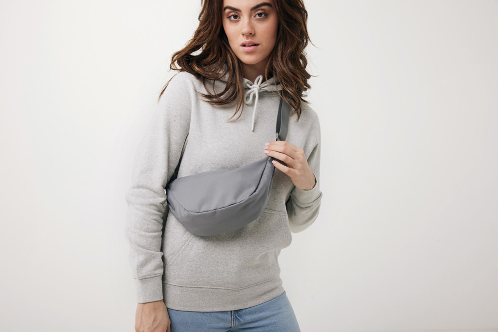 Crescent AWARE™ RPET halve maan sling bag