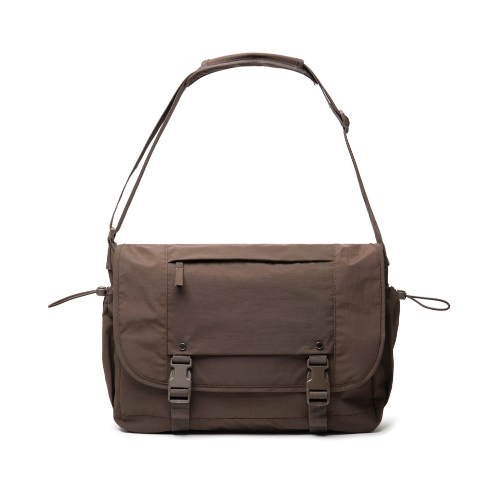 KENTO URBAN RCS recycled nylon 15.6 inch Messenger - bruin (± PMS 4273C)